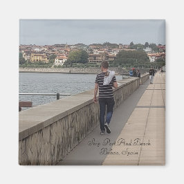 Íman Espanha Bilbao | Turista Caminhando Pelo Porto