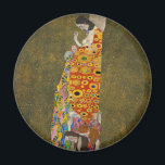 Íman Esperança II por Gustav Klimt, Vintage Art Nouveau<br><div class="desc">A Esperança II (1907/08) de Gustav Klimt é uma pintura de arte vitoriana, simbolismo de época vitoriana, que apresenta uma senhora grávida olhando para baixo sobre sua barriga grande em direção a um crânio humano. Há três mulheres perto de seus pés tecidas no intrincado padrão de seu roupão. A mulher...</div>