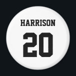 Íman Esportes variados — número de nome personalizado b<br><div class="desc">A varsity esportiva preto branco personalizado número de íman monograma. Estilo desportivo variado. Personalize-o com seu nome, idade, ano, número ou nome da equipe desportiva.</div>