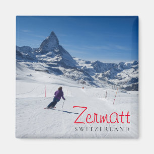 Íman Esquiando com Mt. Matterhorn em Zermatt, suiça