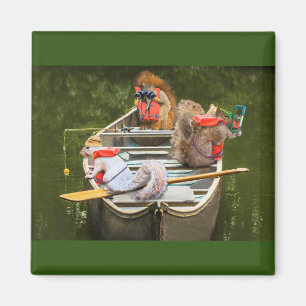 Íman Esquilos Engraçados em uma Canoa Enviando SMS e Pe