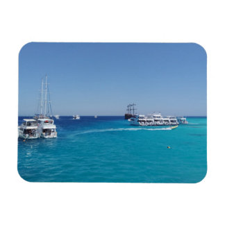 Íman Estacionamentos em iate com turistas perto de Whit