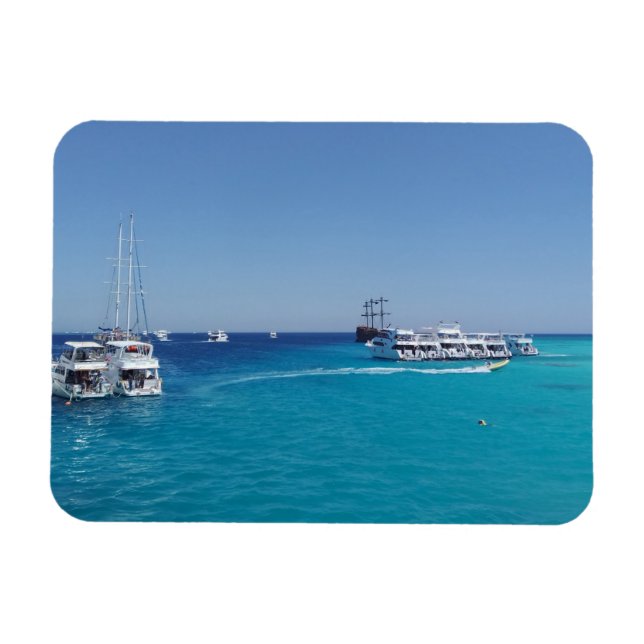 Íman Estacionamentos em iate com turistas perto de Whit (Horizontal)