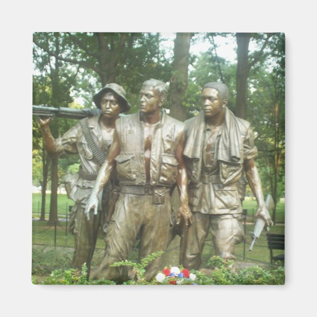 Íman Estátua dos Três Militares (Frente)