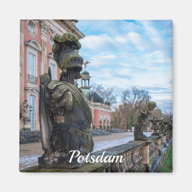 Íman estátuas de cavaleiro pedras perto do palácio em P (Frente)