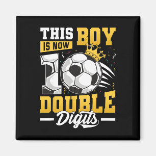 Íman Este Menino de Dois Dígitos Futebol Menino de 10 A
