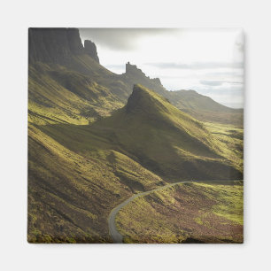 Íman Estrada subindo O Quiraing, Ilha de Skye,
