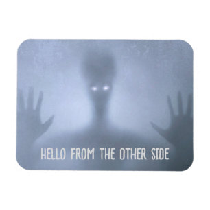 Íman Estranho Alien na Névoa Olá do Outro Lado