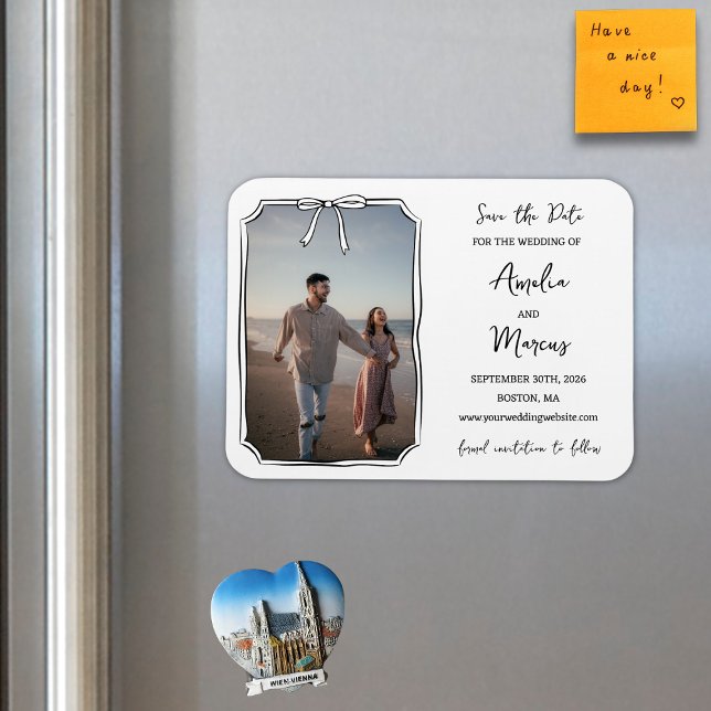 Íman Eterno Arco preto e branco Salvar a Data (Save the date with this elegant magnet featuring a custom photo, hand-drawn bow, and modern details.)