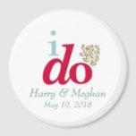 Íman Eu faço Harry e Meghan Royal Wedding Magnet<br><div class="desc">Os nossos "I DO Harry & Meghan Royal Wedding Watch Party Magnets" são favoritos para festas perfeitos para a sua épica Festa Real de Casamento! Mod inspirou a design, que apresenta texto em vermelho e aqua junto com o motif de leão heráldico. Disponível em diversos formatos e tamanhos de ímãs....</div>