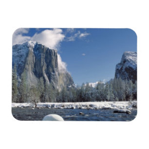 Íman EUA, Califórnia, Parque Nacional de Yosemite. O ri