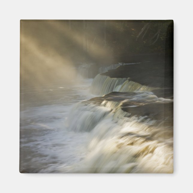 Íman EUA, Michigan, Península Superior. Sunbeams em (Frente)