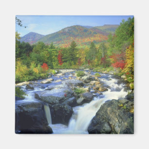 Íman EUA, Nova York. Uma cachoeira no Adirondack