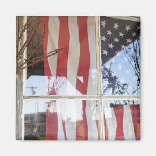 Íman EUA, Oregon, Shaniko. Bandeira na janela ao lado