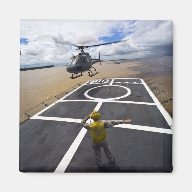 Íman Eurocopter brasileiro se prepara para aterrissar (Frente)