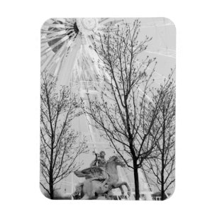 Íman Europa, França, Paris. Estátua e roda-gigante,