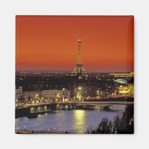 Íman Europa, França, Paris. Vista do pôr do sol da Torr