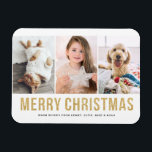 Íman Faux Dourado Glitter Três Fotografias Natal<br><div class="desc">Feliz Natal | Adicione um pouco de brilho à sua temporada de férias com nosso ímã de Natal personalizável, com letras brilhantes de ouro que chamam a atenção! Este ímã festivo é uma maneira deliciosa de mostrar sua foto de feriado favorita enquanto envia desejos calorosos a amigos e familiares. As...</div>