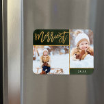 Íman Faux Gold Foil 2 Feriado Fotográfico Merriest<br><div class="desc">Ímanes de fotos de feriado personalizados impressos com modelos simples para personalização. Este design elegante apresenta um layout de colagem de duas fotos em um fundo de aquarela verde. O texto moderno do roteiro de caligrafia diz Merriest em folha de ouro falsa. Personalize-o com suas próprias fotos e adicione o...</div>