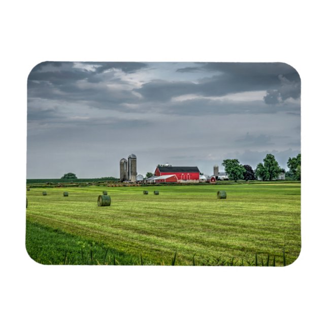 Íman Fazendas | Red Barn & Silo em Primavera (Horizontal)