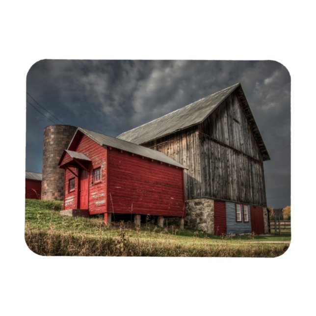 Íman Fazendas | Red Wooden Barn em Michigan (Horizontal)