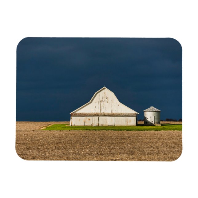 Íman Fazendas | White Barn & Silo (Horizontal)