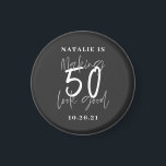 Íman Fazer 50 parece bom aniversário personalizado<br><div class="desc">Fazer 50 parece um presente de aniversário personalizado tipográfico de idade. A vida começa aos cinquenta anos, mostre quão feliz você está em suas anos 50 com este design, ideal para uma festa de aniversário ou um fim de semana de celebração. Faça dele uma festa para se lembrar com a...</div>