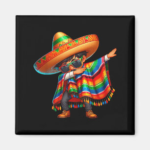 Íman Feliz cinco de maio rapaz fazendo dab mexicano