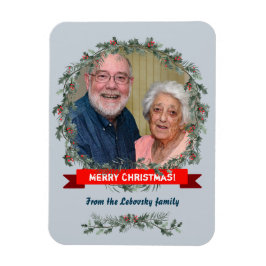 Íman Feliz Natal saudando a neblina e o pinho