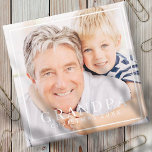 Íman Feriado de Fotografia do Vovô Moderno e Simples<br><div class="desc">Design é composto por tipografia quic moderna com sans serif e serif font. Adicione uma foto personalizada do avô e do ano.</div>