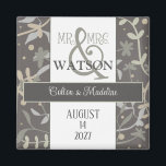 Íman Floral Sprigs Inspirividade Moderna Elegância Simp<br><div class="desc">Este elegante Sr. e Sra. Magnet mostra os nomes dos casais e a data do casamento. Um ímã excelente para um favor ou salve o lembrete de data. É criado com alguns prigos florais bonito, sábios e desenhados à mão. A design neutra moderna tem um aspecto natural que é perfeito...</div>