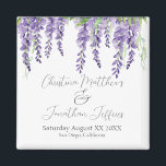 Íman Flores de Wisteria Roxo em Branco Elegante<br><div class="desc">Este ímã personalizado apresenta uma bela design de casamento botânico e floral encantadora. O fundo é um branco simples e elegante,  com flores de wisteria púrpura,  junto ao topo.</div>
