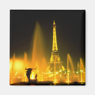 Íman Fonte na mundialmente famosa Torre Eiffel Paris