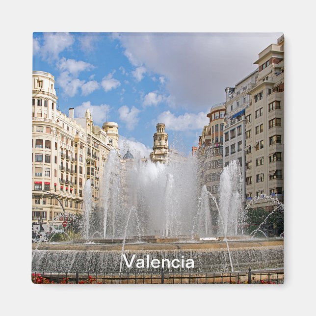 Íman Fonte na Praça da Administração em Valência (Frente)