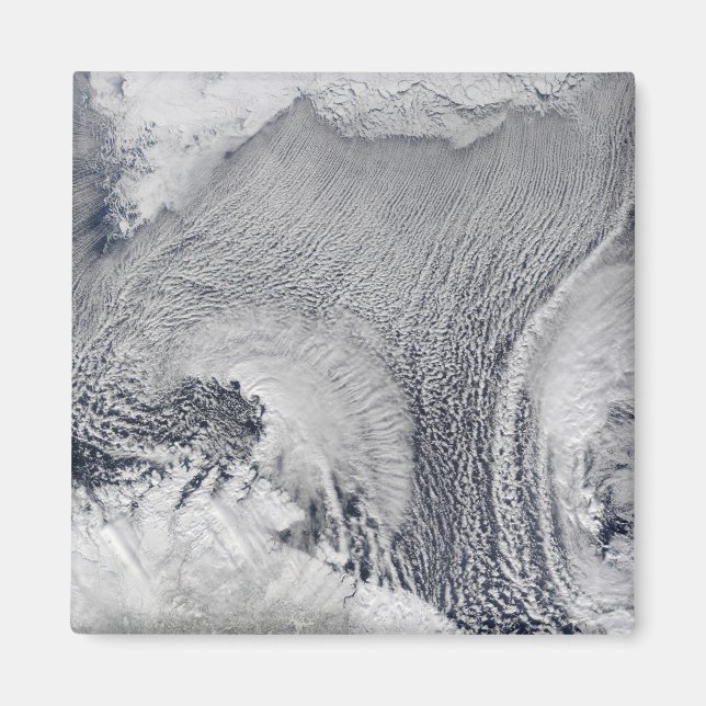 Íman Formações de nuvens invulgares sobre o Mar de Bare (Frente)