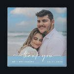 Íman Foto De Casamento Minimalista Obrigado<br><div class="desc">Expresse sua gratidão com nossa Foto Minimalista de Casamento Obrigado Magnet. Este elegante ímã permite-vos partilhar a vossa querida fotografia de casamento enquanto transmitem as vossas obrigados incríveis aos vossos entes queridos. É uma maravilhosa manutenção que seus hóspedes vão tesourar.</div>