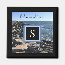 Íman Foto de Ondas do Mar e Rochas Frame Inicial Preto 
