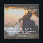 Íman Foto Elegante Simples Casamento Moderno<br><div class="desc">Casamento de fotos simples,  elegante e moderno,  Imã salve a data. Você pode personalizá-lo com seus detalhes.</div>