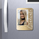 Íman Foto Moderna de Script de Na moda de Graduação Dou<br><div class="desc">Os modernos Magnets de Graduação de Fotos com Script de Na moda Dourado para Graduação apresentam um fundo de shimmer dourado com a sua fotografia personalizada. Personalize adicionando seu nome, escola, faculdade ou universidade e ano de aula editando o texto nas caixas de texto fornecidas. Projetado para você por ©Evco...</div>