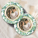 Íman Foto Moderna Eucalyptus Greenery Casamento Dourado<br><div class="desc">Adicione o toque final ao seu casamento com este imã de casamento botânico de eucalipto. Perfeito como favores de casamento para todos os seus convidados. Personalize esses favores de casamento com sua foto favorita de casamento, sua nova foto e personalize com nome e data. Veja nossa coleção de casamento para...</div>