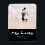 Íman Foto personalizada do aniversário do casamento da<br><div class="desc">Casamento de aniversário com na moda e design eterno. Um aniversário para lembrar para sempre.</div>