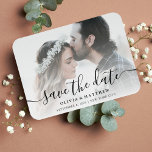 Íman Foto personalizada Salva o ímã de casamento de dat<br><div class="desc">Foto personalizada "salve a data" do imã de casamento com cobertura branca.</div>