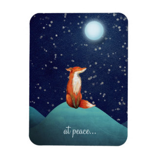 Íman Fox encantadora sentada debaixo da lua cheia