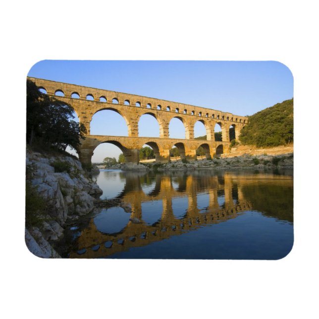 Íman França, Avinhão. O aqueduto romano Pont du Gard (Horizontal)