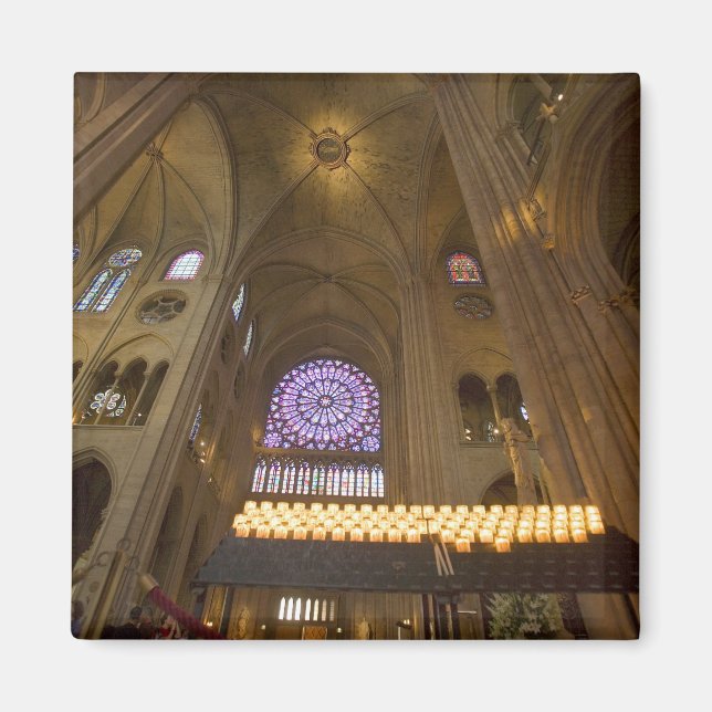 Íman França, Paris. Interior da Catedral de Notre Dame. (Frente)