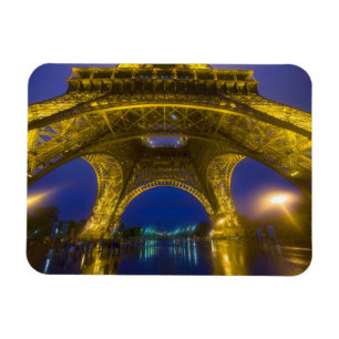 Íman França, Paris. Torre Eiffel iluminada à
