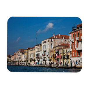 Íman Frente à Água ao Longo do Grande Canal de Veneza