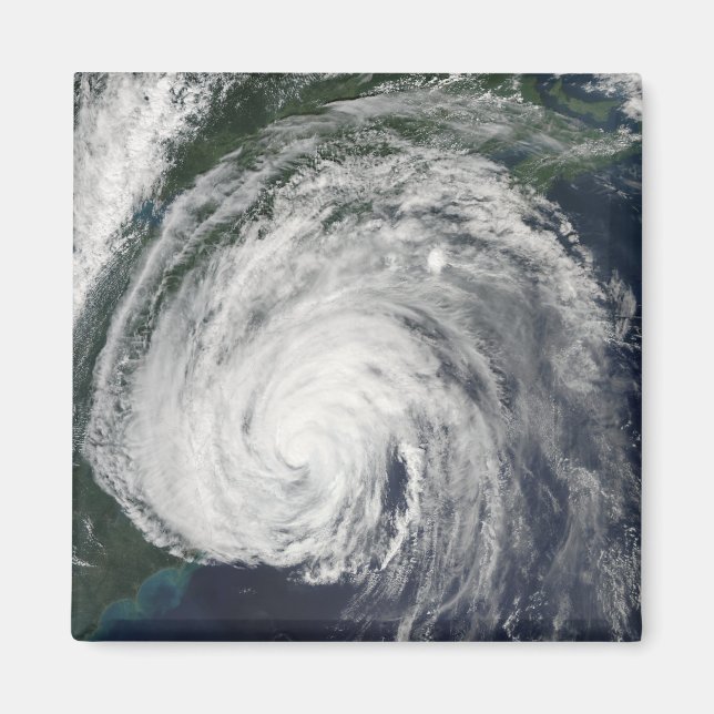 Íman Furacão Earl ao largo do Atlântico-Médio (Frente)