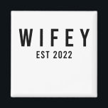 Íman Futura Esposa Est 2022 Despedida de Solteira<br><div class="desc">Seu refrigerador ligou e disse que estava se sentindo muito solitário. Por que não dar a ele um amigo para brincar criando um ímã personalizado!</div>