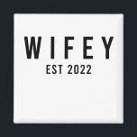 Íman Futura Esposa Est 2022 Despedida de Solteira<br><div class="desc">Seu refrigerador ligou e disse que estava se sentindo muito solitário. Por que não dar a ele um amigo para brincar criando um ímã personalizado!</div>